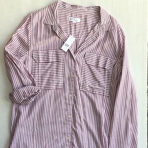 Women’s Gap button down shirt